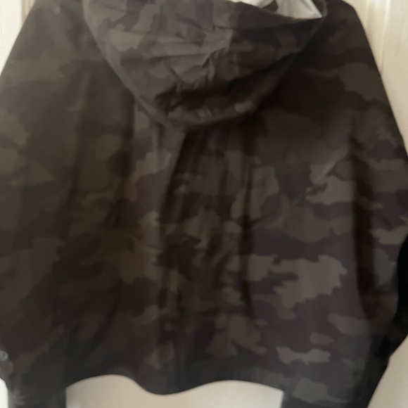 Lululemon Rain Chaser Rain Jacket, - Picture 10 of 10